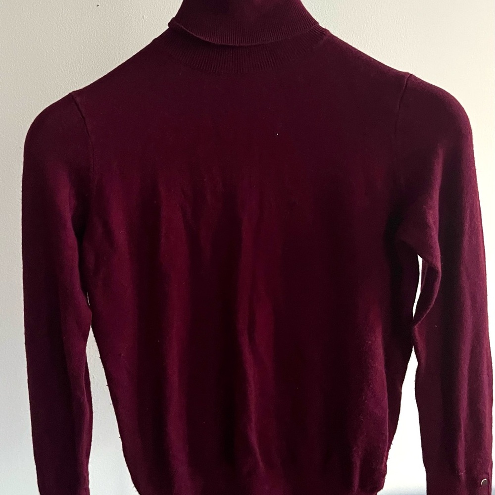 Burgundy Zara fitted top – super soft & comfortable fabric